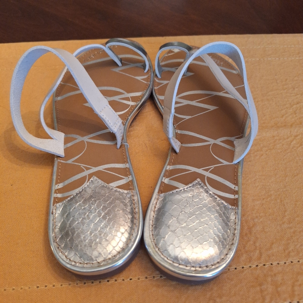 NWT CUTE! Sam & Libby Silver Tan Strappy Sandals Slip On Sz 7.5